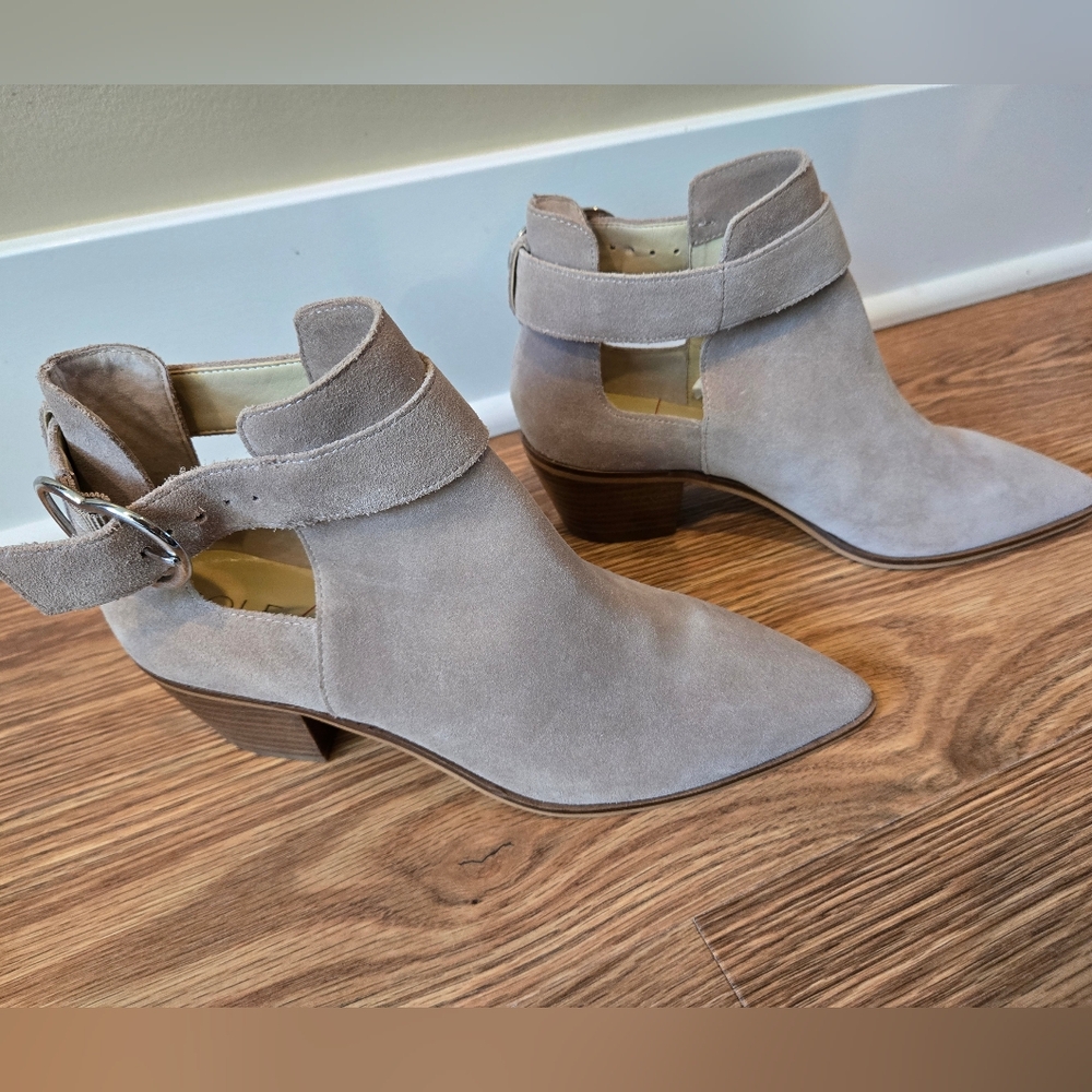 Sole Society Suede Leather Light Tan Ankle Boots Cutout Design - Picture 2 of 9